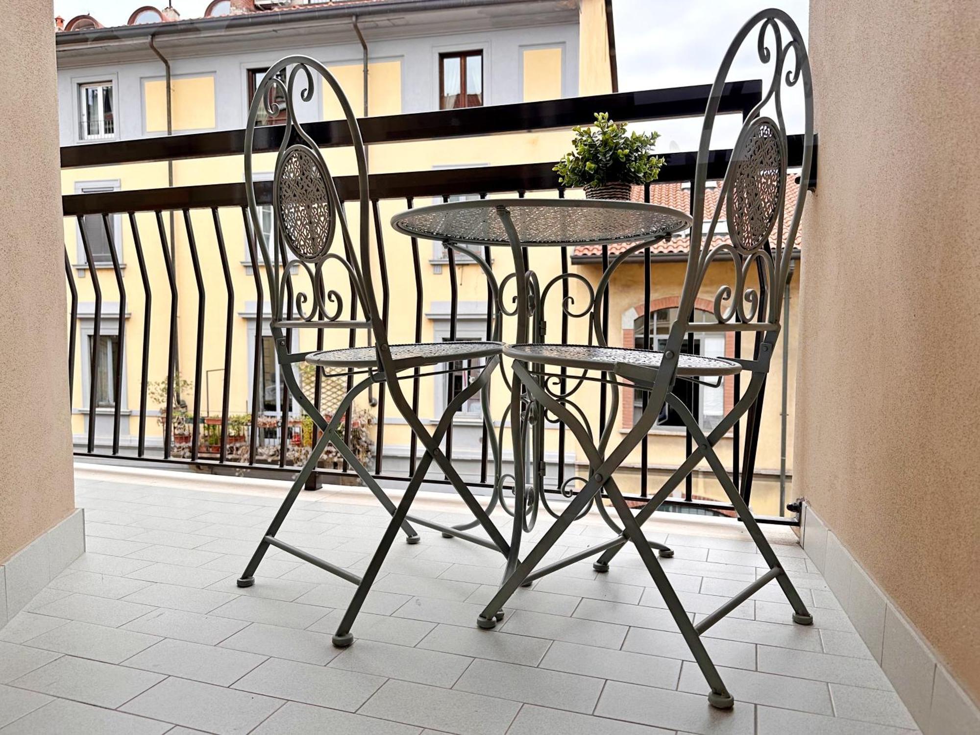 P&D Apartments Navigli Via Paoli Milão Exterior foto
